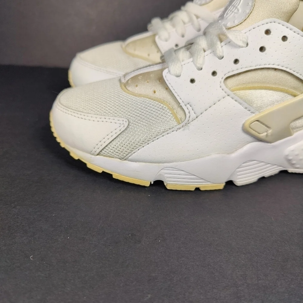 Nike Air Huarache Triple White Flyknit Mesh Youth Big Girl Sneakers Size 7Y